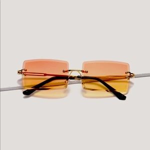 Trendy sunglasses 😎🤟🏽❤️